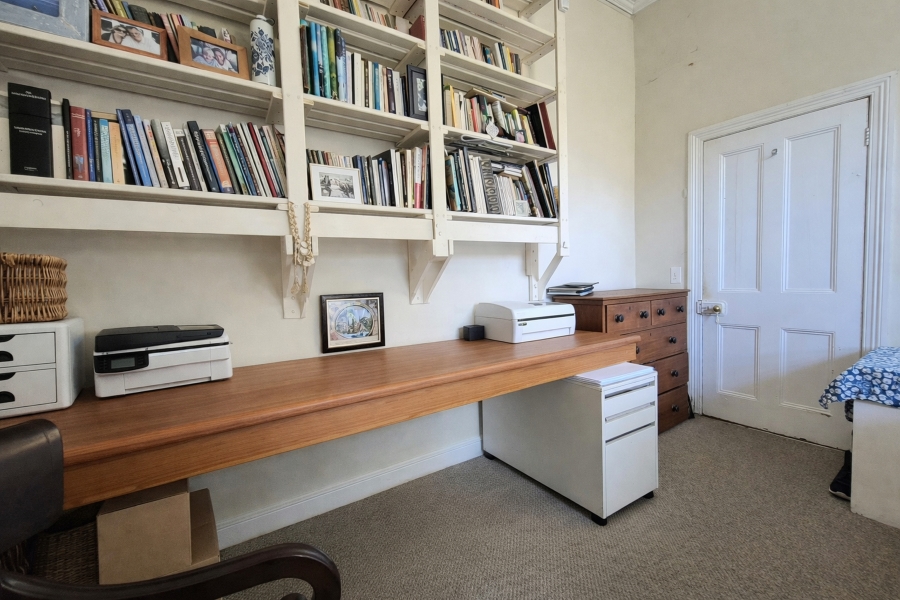 3 Bedroom Property for Sale in Wynberg Upper Western Cape